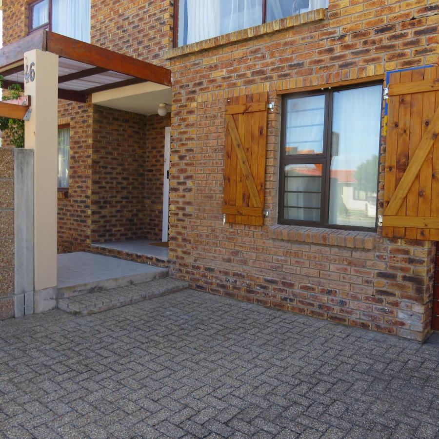 Bergsig Accommodation Hermanus Bagian luar foto