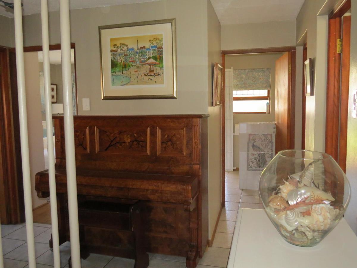 Bergsig Accommodation Hermanus Bagian luar foto