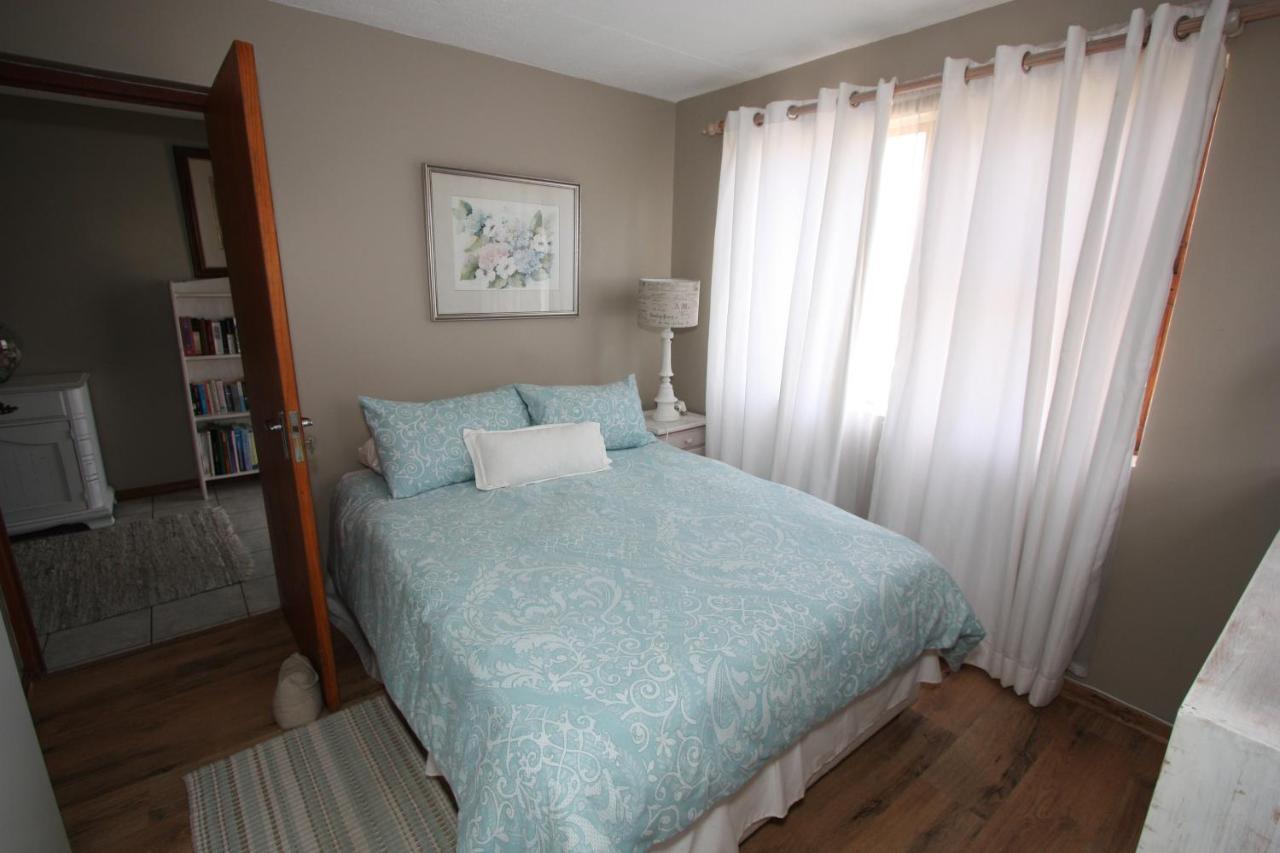 Bergsig Accommodation Hermanus Bagian luar foto