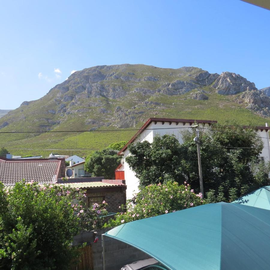 Bergsig Accommodation Hermanus Bagian luar foto
