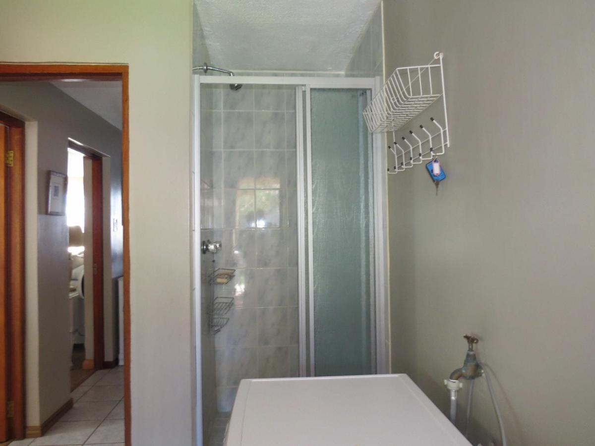 Bergsig Accommodation Hermanus Bagian luar foto