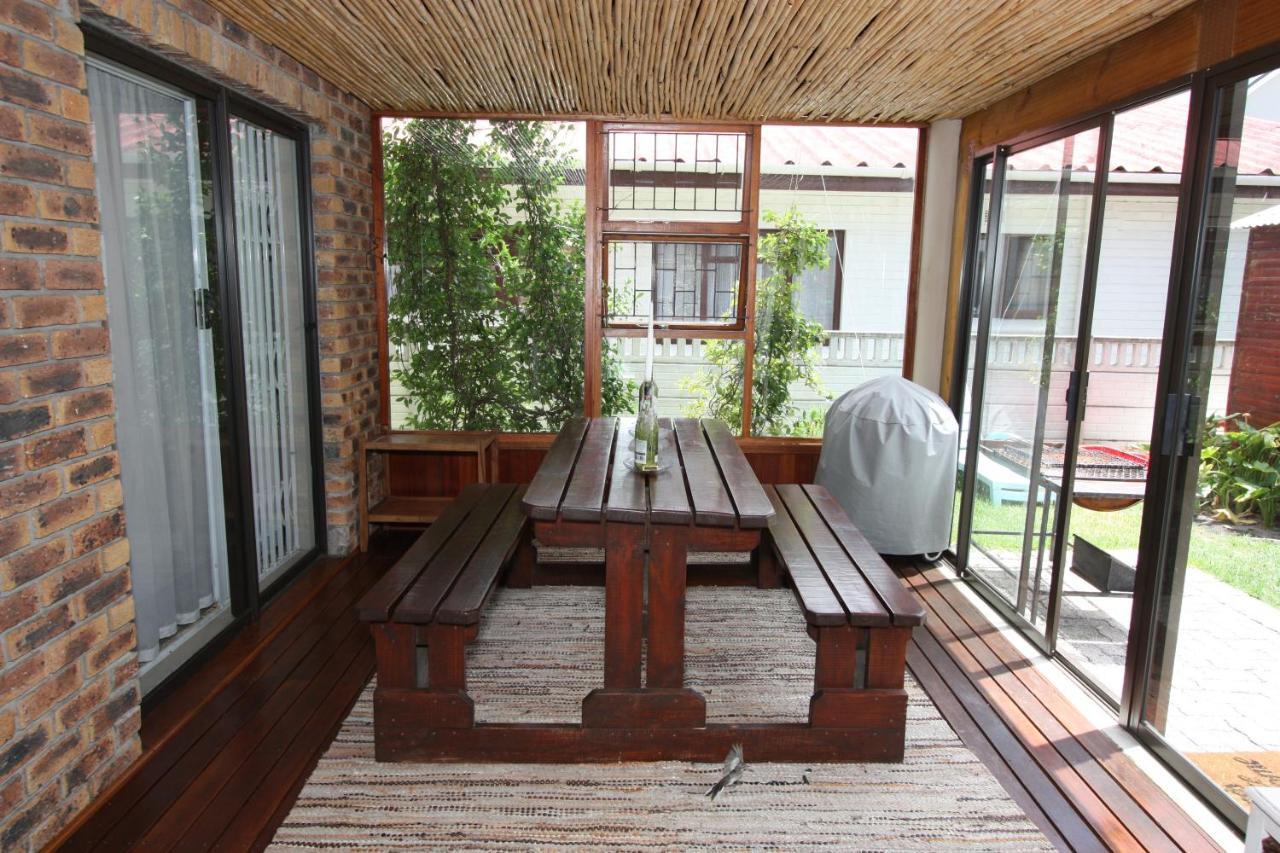 Bergsig Accommodation Hermanus Bagian luar foto